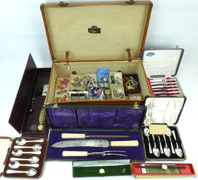 Lot 607 - Various silver plate and costume jewellery