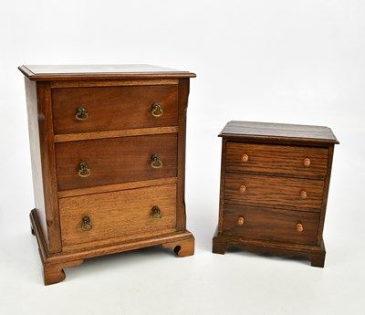 Lot 1580 - A modern mahogany three drawer specimen chest,...