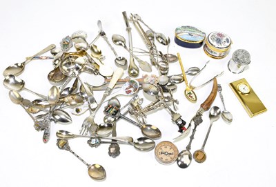 Lot 2010 - An assortment of white metal and plated...
