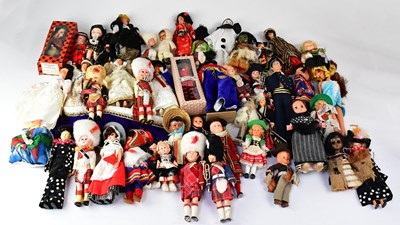 Lot 730 - A large quantity of vintage tourist/collectors'...