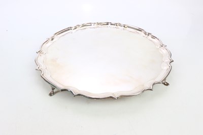 Lot 2274 - BARKER BROTHERS SILVER LTD; a large George VI...