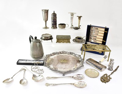 Lot 929 - A quantity of predominantly silver plated...