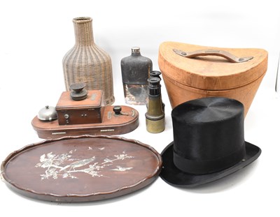 Lot 403 - A group of mixed collectibles including a...