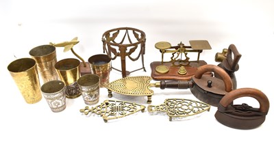 Lot 472 - Vintage and antique brass and copper ware...