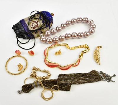 Lot 499 - A collection of costume jewellery to include...