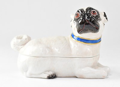 Lot 187 - MEISSEN; a 20th century porcelain lidded box...