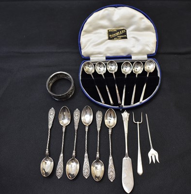 Lot 952 - JAMES DIXON & SONS; a cased set of six George...