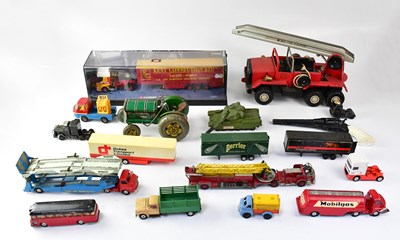 Lot 788 - A quantity of tinplate, diecast and other...