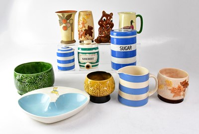 Lot 331 - Ceramics and collectible items to include...