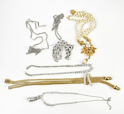 Lot 450 - A quantity of costume jewellery including a...