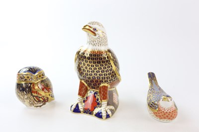 Lot 2519 - ROYAL CROWN DERBY; a bald eagle paperweight,...