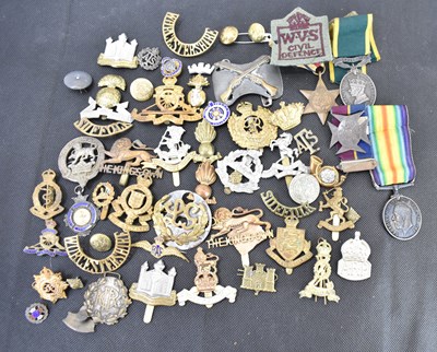 Lot 494 - Militaria items to include WWI War Medal and...