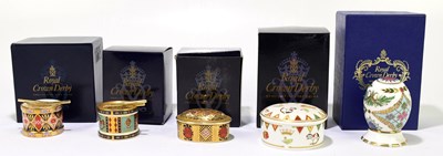 Lot 639 - ROYAL CROWN DERBY; a selection of assorted...