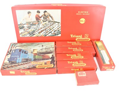 Lot 625 - Various model railway comprising Tri-ang OO HO...