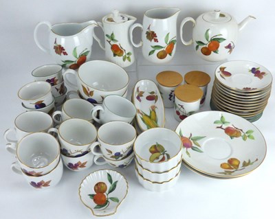Lot 304 - ROYAL WORCESTER
