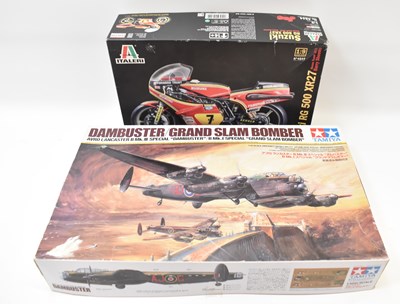 Lot 650 - An Italiera Suzuki RG 500 XR27 1:9 scale model...