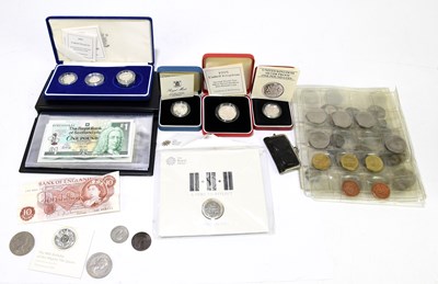 Lot 1941 - A small assortment of British coins to include...