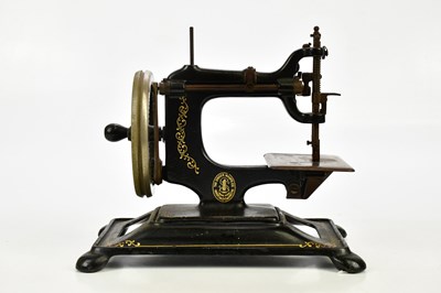 Lot 1658 - THE SINGER MANUFACTURING CO; an early sewing...