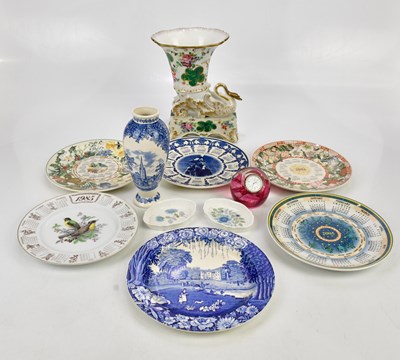Lot 2493 - A small collection of ceramics to include...