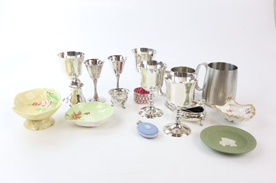 Lot 1759 - A small collection of plated items to include...