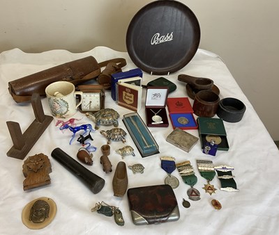 Lot 82 - Collectors' items including treen items,...