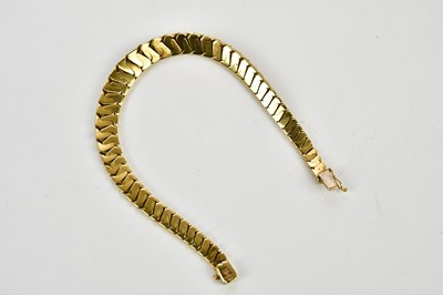 Lot 397 - An 18ct yellow gold bracelet, length 20cm,...