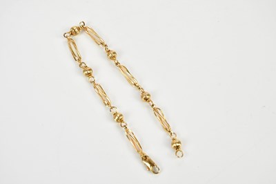 Lot 441 - A 9ct yellow gold trombone link bracelet,...