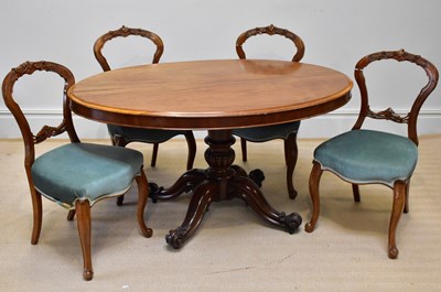 Lot 1076 - A Victorian mahogany oval breakfast table,...