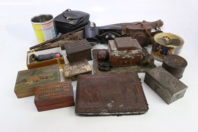 Lot 1600 - A mixed group of collectors' items including a...