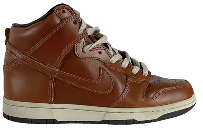 Lot 8 - NIKE; a pair of Dunk Hi Premium medium "Curry...