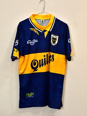 Lot 1818 - DIEGO MARADONA; a signed Boca Juniors retro...