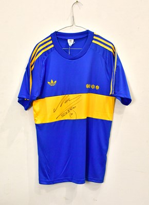 Lot 1819 - DIEGO MARADONA; a signed Boca Juniors 80s...