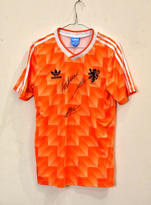 Lot 1838 - NETHERLANDS; a 1988 retro style football shirt,...