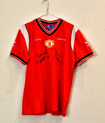 Lot 1840 - MANCHESTER UNITED; a 1985 retro style football...