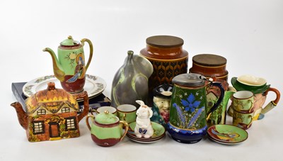 Lot 2472 - A small collection of assorted ceramics...
