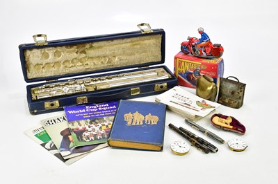 Lot 1597 - A small selection of collectors' items...