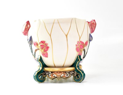 Lot 513 - ROYAL WORCESTER; a cream ground chassepot...