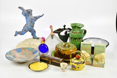 Lot 2479 - An assortment of ceramics and glassware...