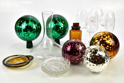 Lot 2552 - A large collection of contemporary glassware...