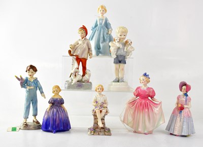 Lot 481 - Five Royal Worcester Freda Doughty figures,...