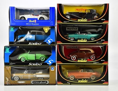 Lot 274 - A collection of sixteen diecast model vehicles,...