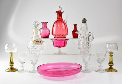 Lot 391 - A collection of glass to include Victorian...
