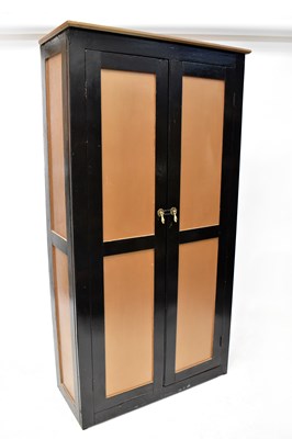 Lot 31 - An early 20th century pine shallow hall...