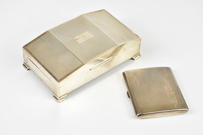 Lot 2243 - HARMAN BROTHERS; an Elizabeth II hallmarked...