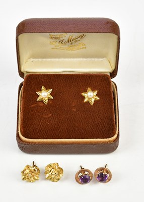 Lot 324 - Two pairs of 9ct yellow gold earrings and a...