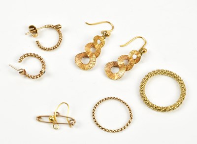 Lot 325 - A pair of 9ct gold earrings, together with two...