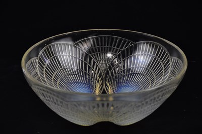 Lot 2113 - RENE LALIQUE; an Art Deco opalescent 'Coquille'...