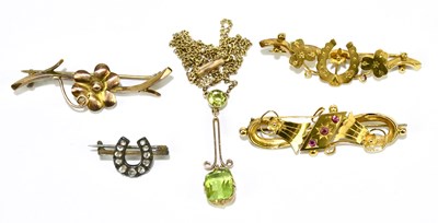 Lot 1417 - Three late Victorian 9ct yellow gold brooches,...