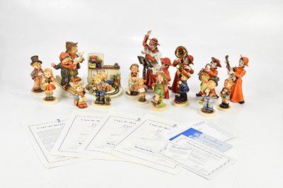 Lot 2849 - CAPODIMONTE, 'LA MEDEA'; five figures,...
