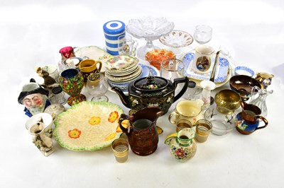 Lot 2939 - A mixed collection of decorative ceramics to...